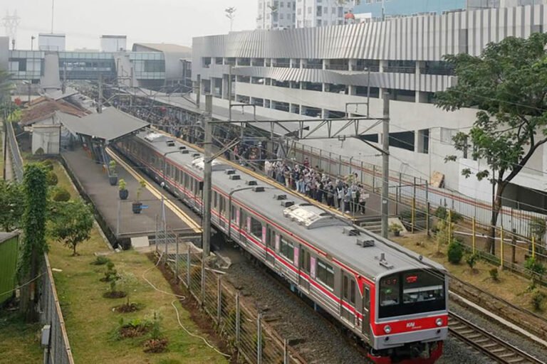 Stasiun Gambir Bakal Punya Layanan KRL, Menhub Ungkap Wajah Barunya