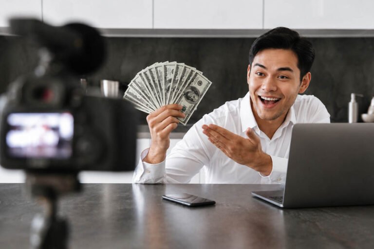 OJK Pasang Aturan Ketat untuk Influencer Keuangan