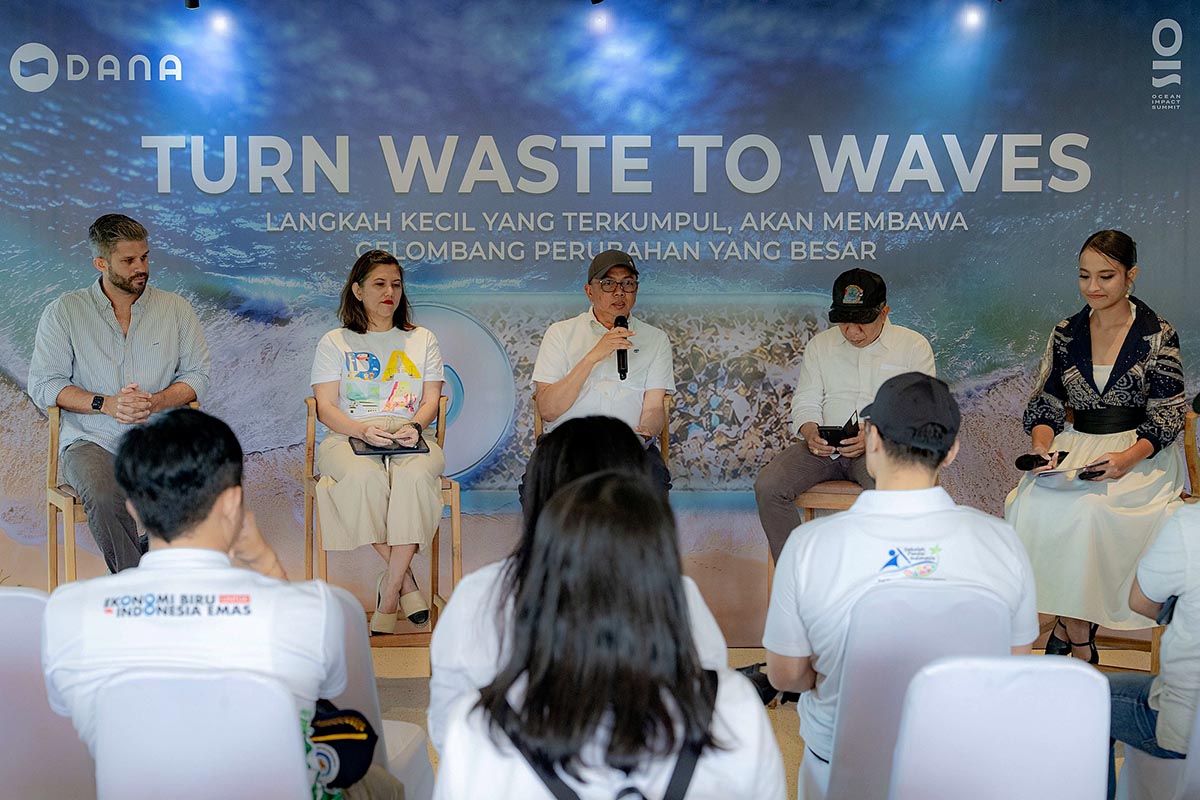 DANA dan KKP Bersihkan Pantai Bali, 317 Kg Sampah Berhasil Dikumpulkan