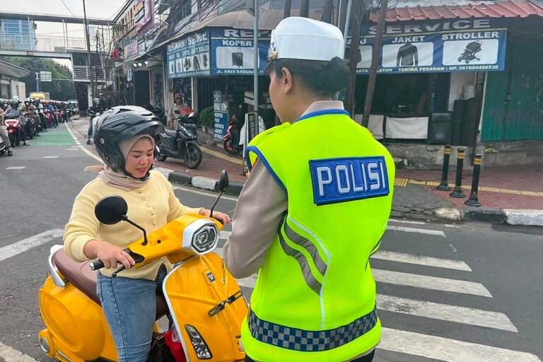 STNK Belum Terbit, Bolehkah Kendaraan Baru Dipakai di Jalan? Ini Aturannya
