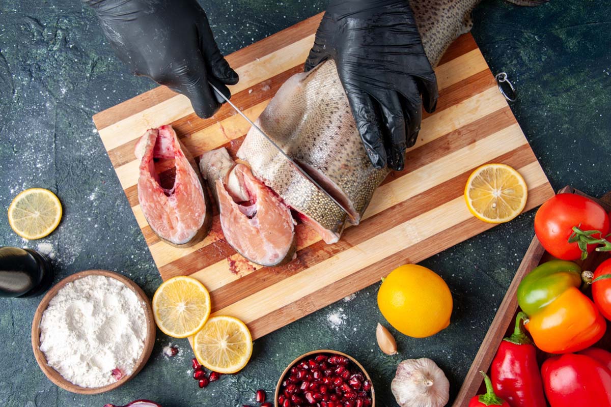Begini Cara Menggoreng Ikan Beku agar Renyah dan Tidak Berminyak