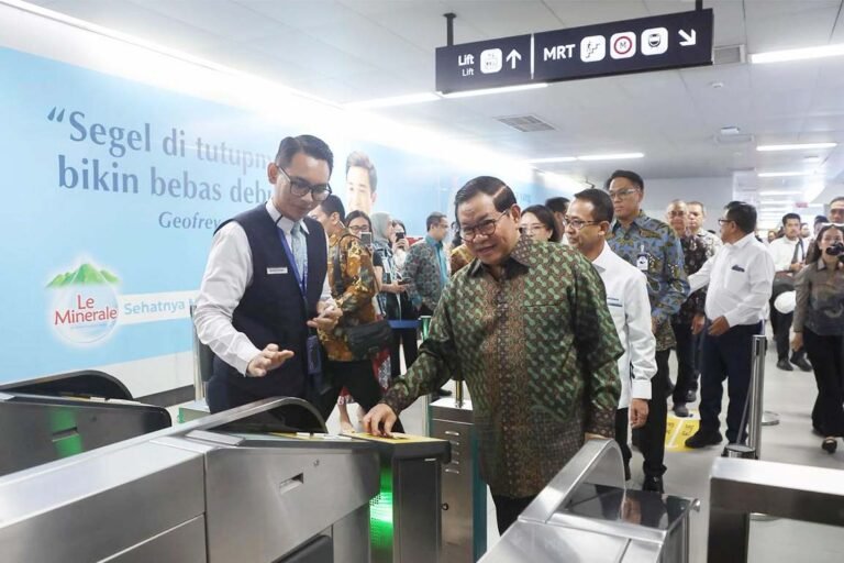 Naik MRT Jakarta Kini Bisa Bayar Pakai Kartu Kredit Visa dan Mastercard