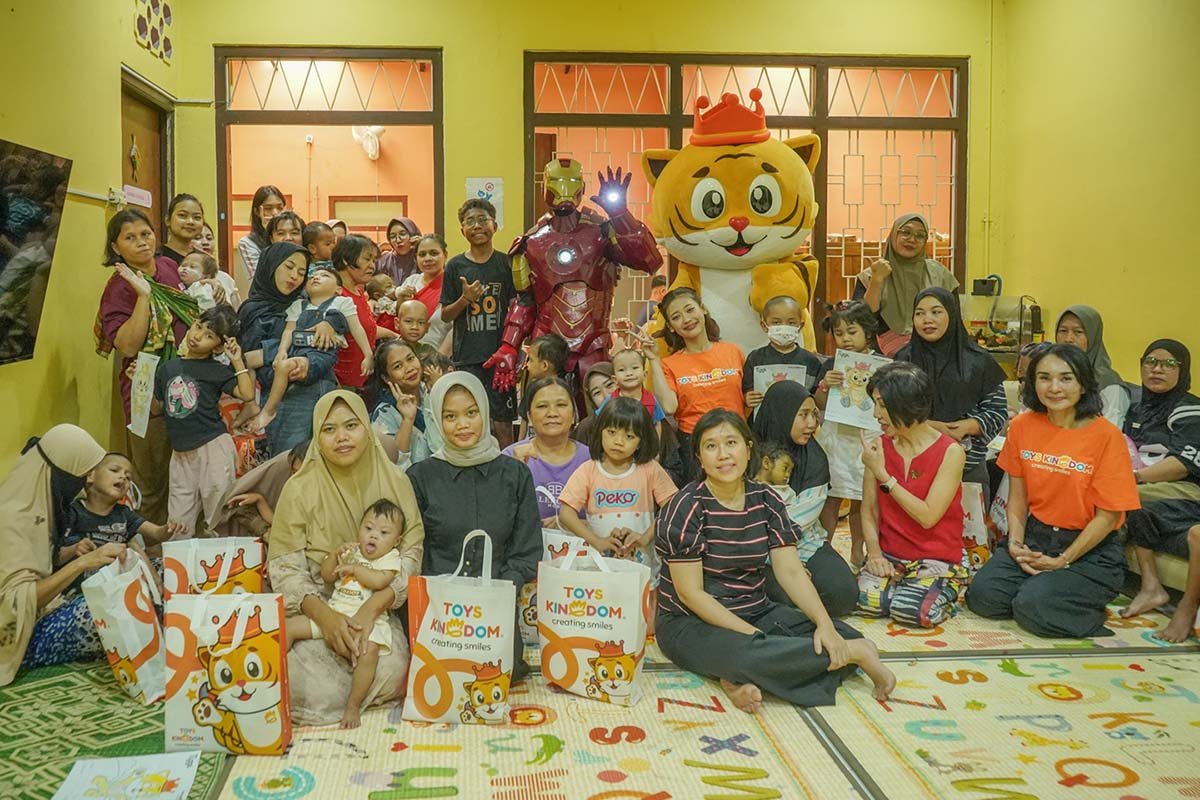 Toys Kingdom Beri Kejutan Iron Man untuk Anak Pejuang Kanker