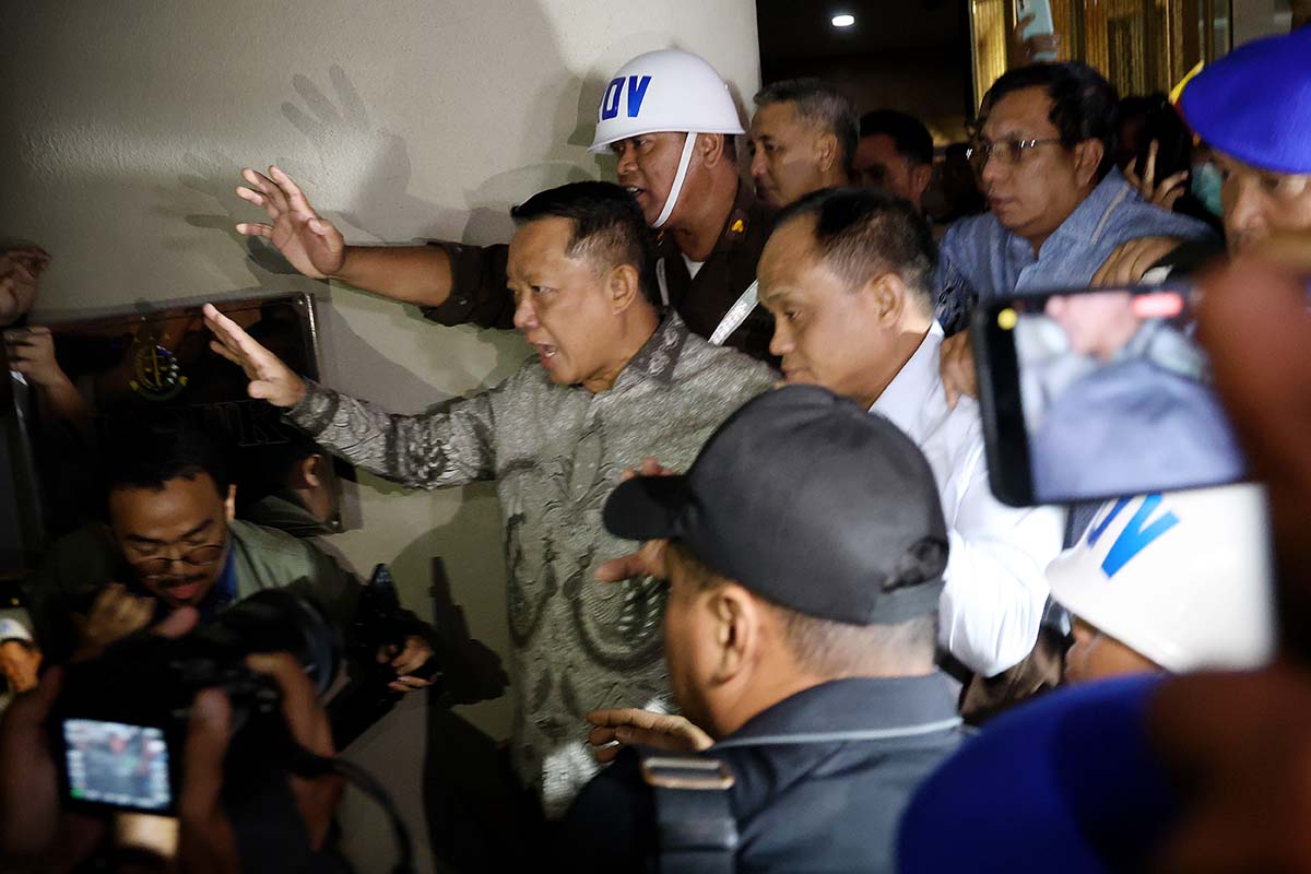Tanpa Rompi Tahanan, Eks Jampidsus Febrie Adriansyah Resmi Ditahan