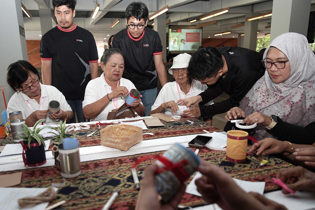 Ageing Population Jadi Tantangan Baru, Bank DBS Siapkan Lansia Tetap Berdaya
