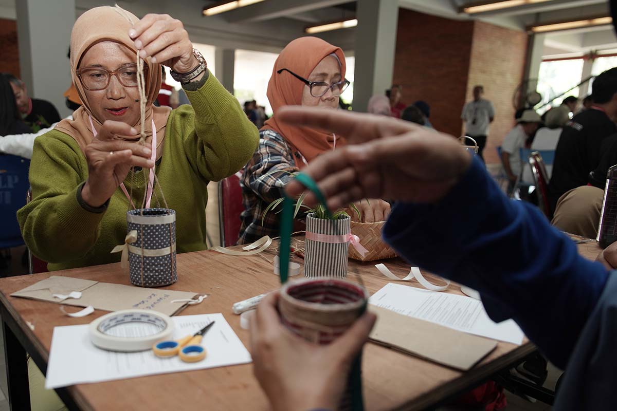Ageing Population Jadi Tantangan Baru, Bank DBS Siapkan Lansia Tetap Berdaya