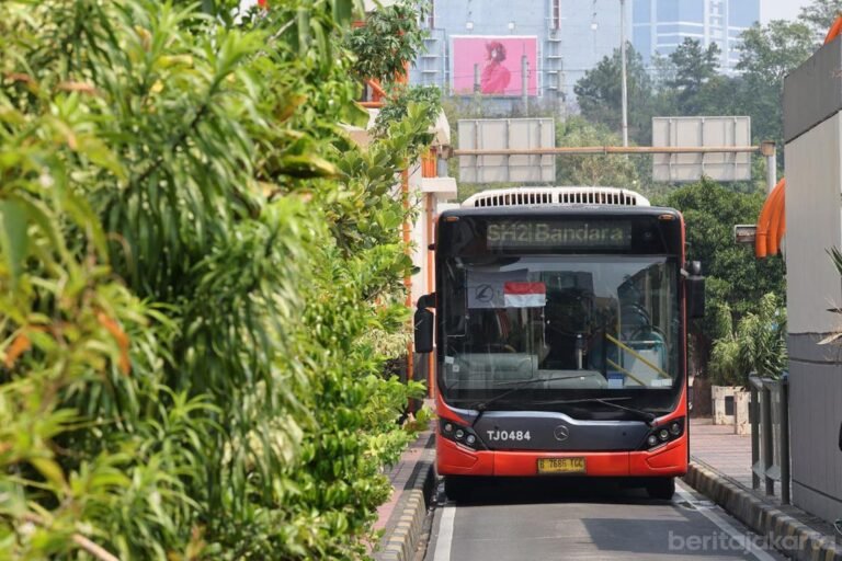 Ini Bukan Kenaikan, Tarif Transbandara Blok M-Bandara Soetta Rp15.000