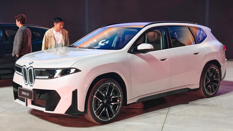 SUV Listrik BMW iX3 Meluncur, Sekali Pengisian Melaju Hingga 919 Km