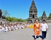 Momen Prabowo Dampingi PM Modi Menikmati Kemegahan Candi Prambanan