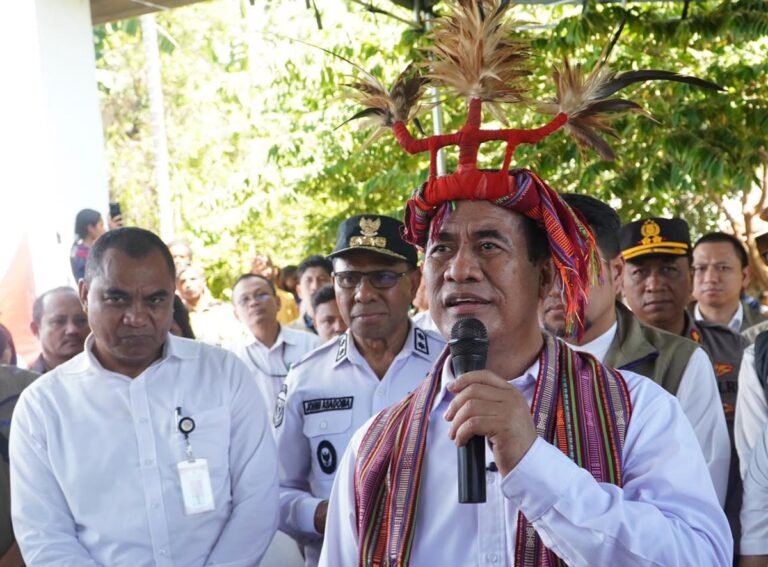 Gempa Guncang NTT, Mentan Amran Salurkan 5.386 Ton Beras untuk Warga Terdampak