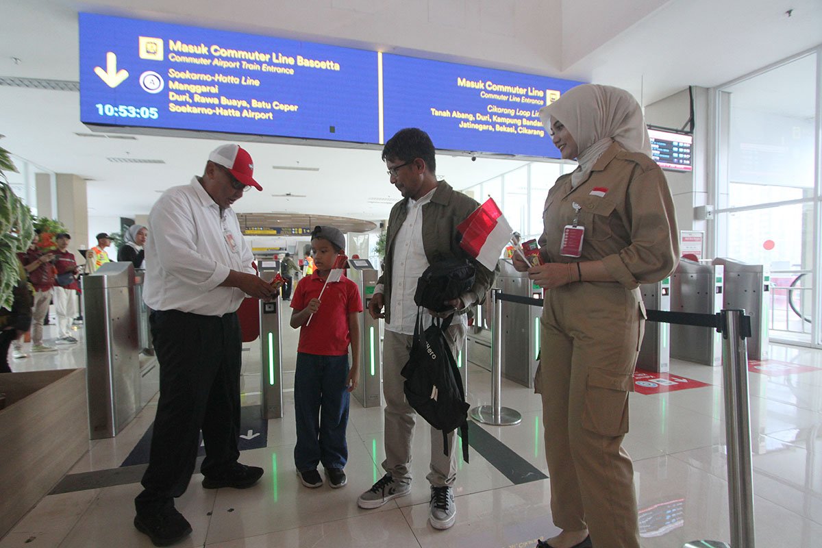 KAI Commuter Bikin Tarif Spesial HUT RI, Naik Kereta Cuma Rp8