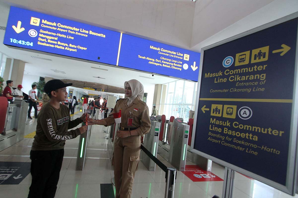 KAI Commuter Bikin Tarif Spesial HUT RI, Naik Kereta Cuma Rp8