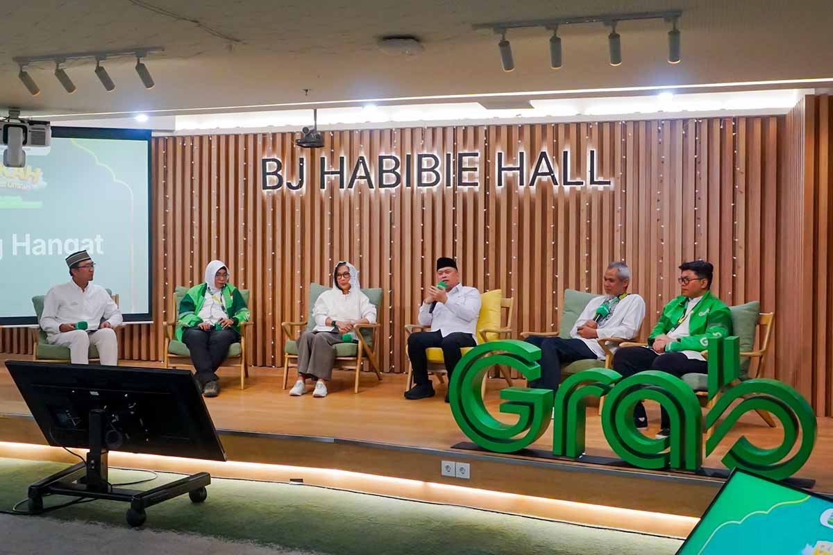 Grab Berangkatkan 105 Mitra Pengemudi Umrah Gratis, Ada Kisah Inspiratif di Baliknya