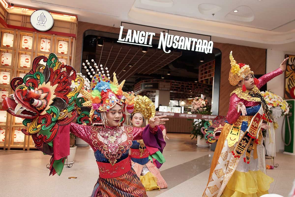 Bukan Sekadar Tempat Makan, Langit Nusantara Tawarkan Sensasi Kuliner di Tepi Danau