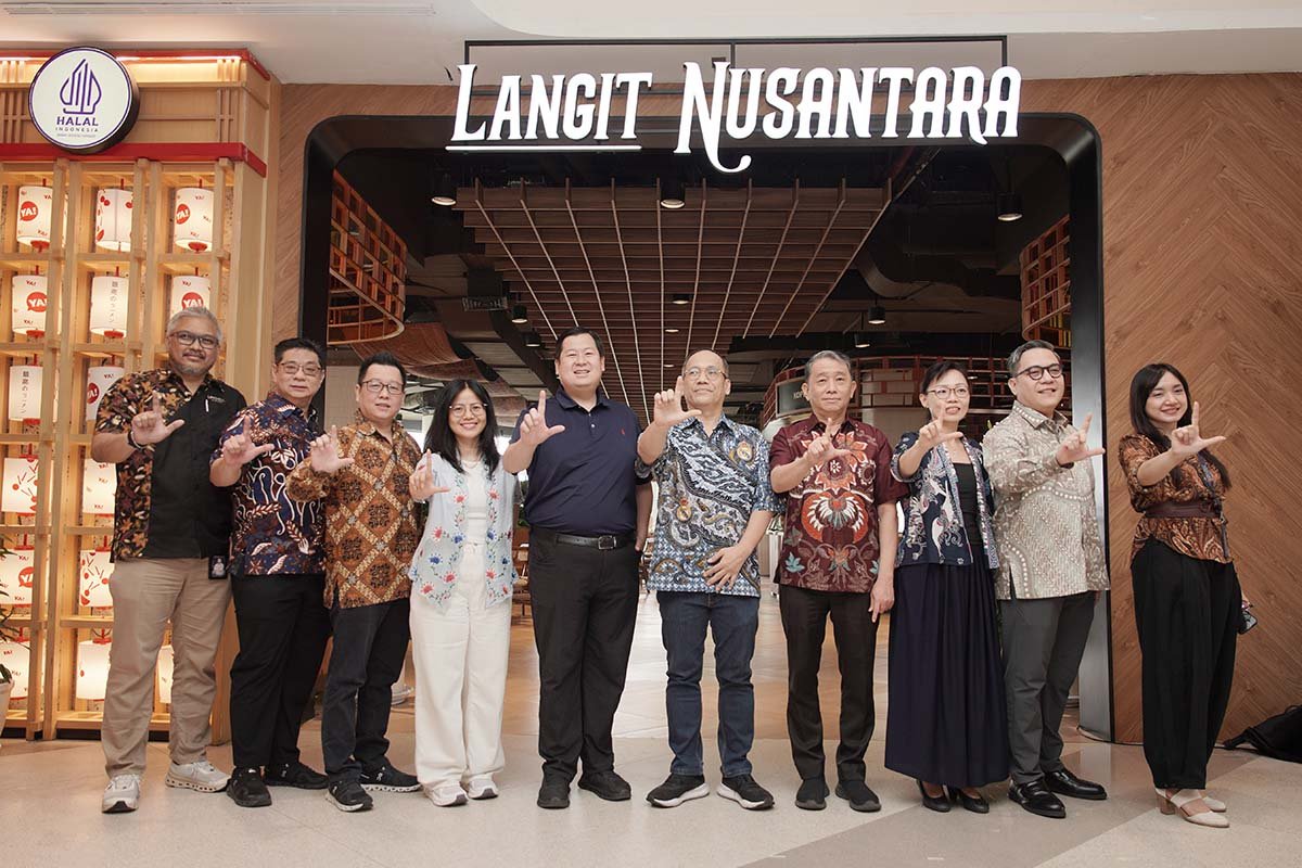 Bukan Sekadar Tempat Makan, Langit Nusantara Tawarkan Sensasi Kuliner di Tepi Danau